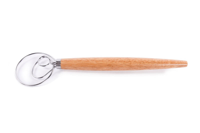 Датский венчик для замеса теста с деревянной ручкой (33х8 см)